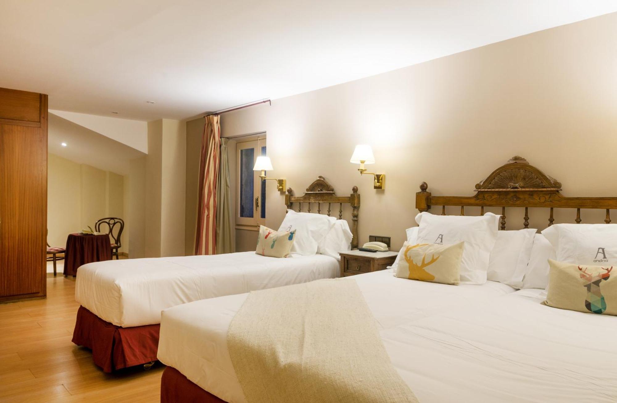 Triple Room,951280300:JPEG